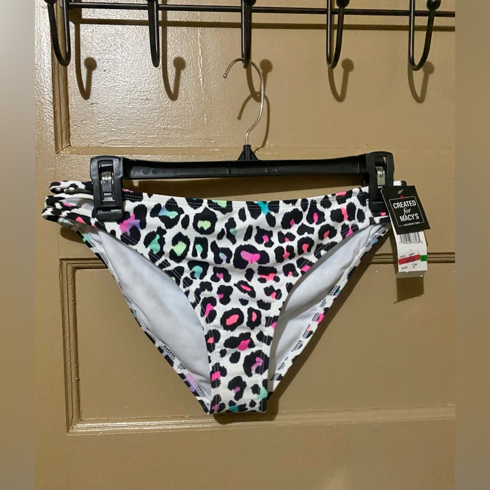 NWT California waves bikini bottoms. Size Large